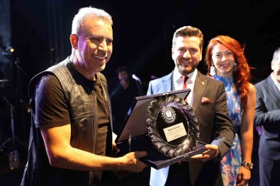 Haluk Levent Ve Zakkum, Tavas Zeybek Festivaline Renk Katti