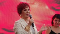 Hülya Koçyigit 58 Yil Önce Zonguldak'ta Çektigi Filmin Gösteriminde Halkla Bulustu Haberi