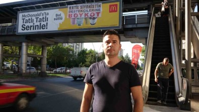 Kayseri'de Mcdonald's'in Reklaminin Üzerinde Dikkat Çeken Pankart