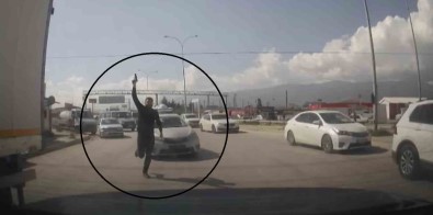 Korna Tartismasiyla Baslayip, Yol Verme Tartismasiyla Devam Eden Olayda Polis Memuruna Sorusturma