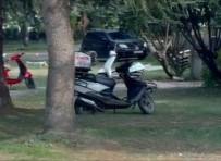 Otomobille Çarpisan Motosikletin 21 Yasindaki Sürücüsü Hayatini Kaybetti Haberi