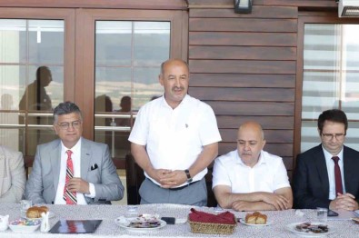 DPÜ'de Egitim Alaninda Is Birligi Toplantisi