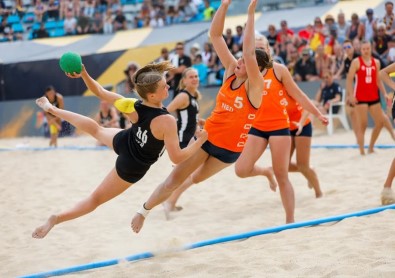 EHF Plaj Hentbolu Euro 2025 Sampiyonasi Alanya'da Düzenlenecek