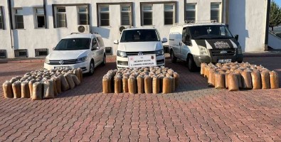 Gaziantep'te 1,5 Ton Kaçak Tütün Ele Geçirildi Açiklamasi 3 Gözalti