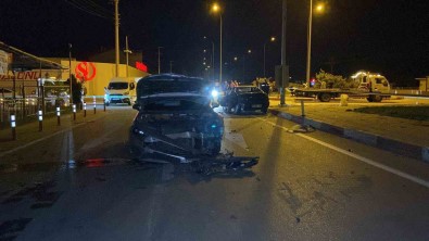 Karaman'da Iki Otomobil Çarpisti Açiklamasi 1 Ölü, 5 Yarali