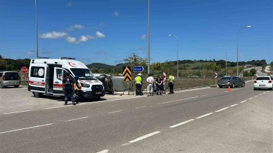 Sinop'ta 2 Otomobil Çarpisti Açiklamasi 3 Yarali