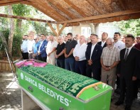 Fahrettin Altun Teyzesinin Cenaze Törenine Katildi Haberi