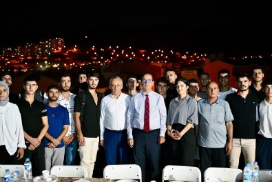 Geçit Açiklamasi 'Gençlerimizin Enerjisi Ve Vizyonu Gelecegimize Isik Tutuyor'