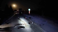Motosikletin Traktör Römorkuna Çarptigi Kazada Iki Kisi Öldü Haberi