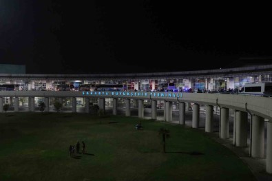 Terminale Yeni Yazihane Yapimina Karsi Çikan Esnaf Kepenk Kapatti Açiklamasi Sakarya'dan Bilet Satislari Durduruldu