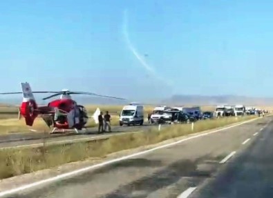 Tir Ile Minibüs Çarpisti Açiklamasi 1 Ölü, 5 Yarali