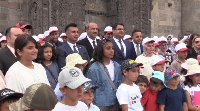 'Umudun Renkleri' Kapilarini Açti