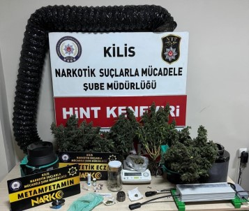 Uyusturucu Yetistirmek Için Evine Sera Kurmus
