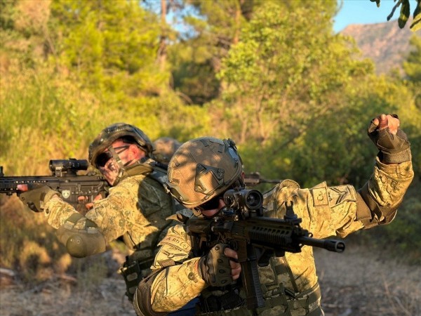 MSB'den 'Amfibi Harekat Eğitimleri'ne ilişkin paylaşım