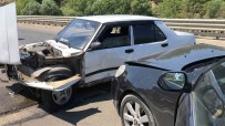 Amasya'da 2 Otomobil Çarpisti Açiklamasi 1'I Çocuk 3 Yarali
