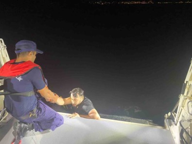 Bodrum'da 50 Düzensiz Göçmen Kurtarildi, 10 Göçmen Yakalandi