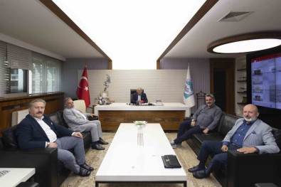 Büyükkiliç; Baskanlarla Büyüksehir'de Bir Araya Geldi