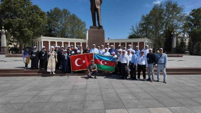 Ermeni Isgalinden Kurtarilan Daglik Karabag Bölgesini Türk Bayraklari Ile Gezdiler