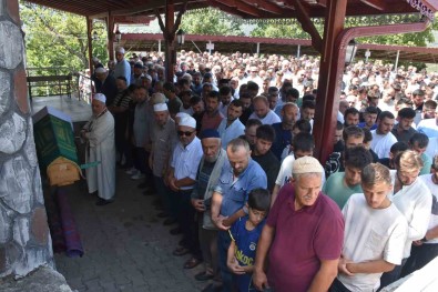 Feci Kazada Hayatini Kaybeden 21 Yasindaki Genç Son Yolculuguna Ugurlandi
