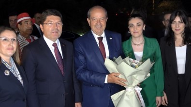 KKTC Cumhurbaskani Tatar Ve Adalet Bakani Tunç, Kibris Gazileri Ve Sehit Yakinlari Ile Bulustu