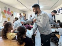 Mevsimlik Tarim Isçilerinin Çocuklarini Sevindiren Hediyeler Haberi