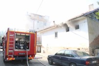 Müstakil Evde Yangin Açiklamasi 1 Kisi Dumandan Etkilendi Haberi