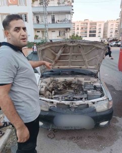 Reyhanli'da Motor Kismi Yanan Araçta Hasar Olustu