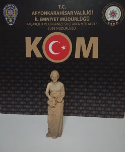 Süpheli Araçta Tarihi Eser Niteliginde Küçük Bir Heykel Ele Geçirildi