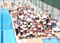 Yenisehir'de 380 Çocuk Yüzme Ögrendi