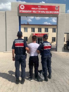 Afyonkarahisar'da 5 Yil 5 Ay Hapis Cezasi Ile Aranan Kaçak Yakalandi