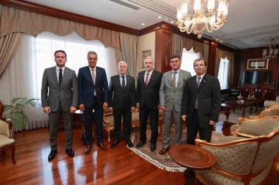 Baskan Bozbey'den Bursa Valisi Ayyildiz'a 'Hayirli Olsun' Ziyareti