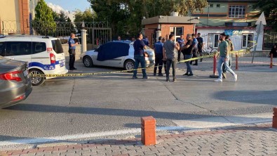 Karisini Alisverise Gitmek Için Aldigi Otomobilinde 'Kiskançlik' Tartismasinda Öldürmüs
