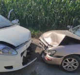 Konya'da Iki Otomobil Çarpisti Açiklamasi 5 Yarali