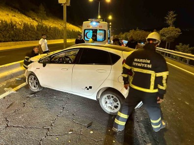 Mardin'de Refüje Çarpan Otomobilde 2 Kisi Yaralandi