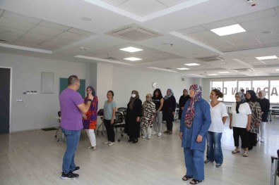 Nilüferli Kadinlar Drama Ile Iletisimini Güçlendiriyor