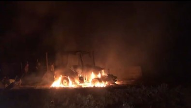 Otluk Alanda Çikan Yangin Traktöre Siçradi