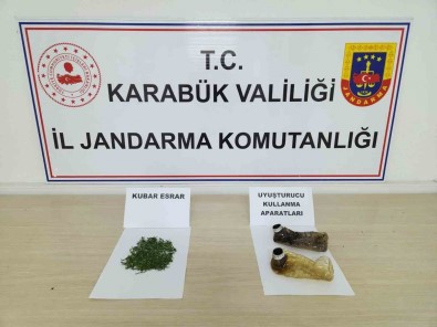 Üzerinde Esrarla Yakalandi