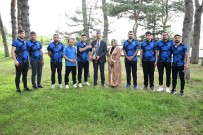 Vali Çiftçi, Görme Engelliler Futsal Takimini Kabul Etti Haberi