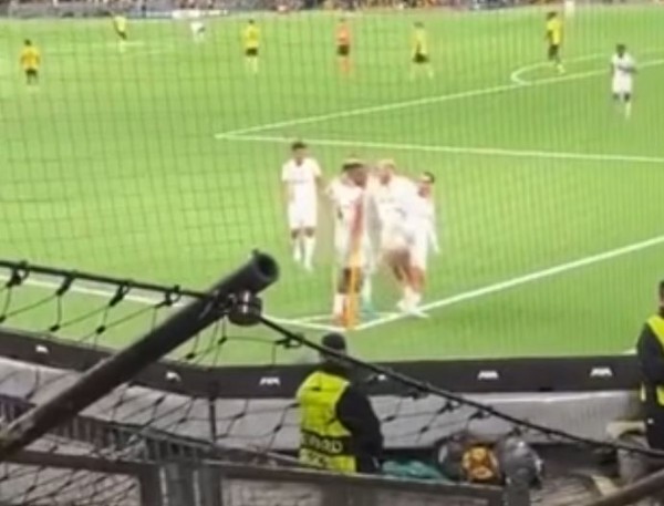 Kerem Aktürkoğlu'ndan LGBT bayrağına tekme: UEFA’nın ikiyüzlülüğüne böyle tepki gösterdi