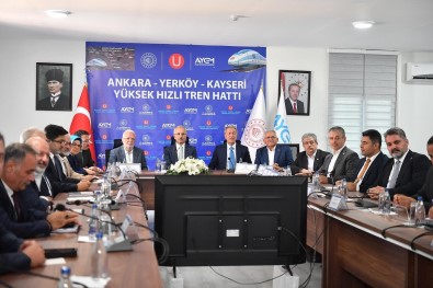 Baskan Büyükkiliç, Bakan Uraloglu'na Hizli Tren Hatti Santiyesi'nde Verilen Brifinge Katildi