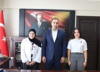 Dereceye Giren Ögrenciler Kaymakam Firat Kadiroglu'nu Ziyaret Etti Haberi
