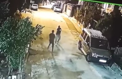 Evinden Çikti Silahla Vuruldu Açiklamasi O Anlar Kameraya Yansidi