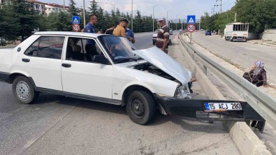 Freni Patlayan Tofas Otomobil Bariyerlere Ve Ardindan Bir Araca Çarpti Açiklamasi 1 Yarali