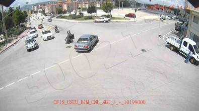 Hizli Girdikleri Virajda Panelvanin Altinda Kalmaktan Son Anda Kurtuldular