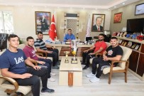 Il Müdürü Öztürk Basarili Güresçileri Tebrik Etti