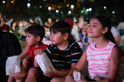 Kirikkale'de Vatandaslar Açik Hava Sinemasinda Bulustu
