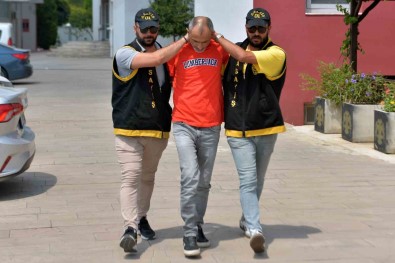 Kiz Kardesine Kötü Davranan Enistesini Öldürdü