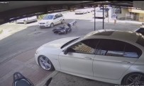 Motosikletiyle Otomobile Çarpip Metrelerce Sürüklendi Haberi
