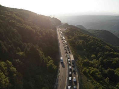 Pazar Günü Bolu'dan Istanbul'a Agir Tasitlara Geçis Sinirlandirildi