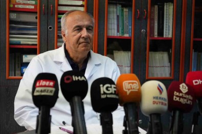 Prof. Dr. Akalin Açiklamasi 'M Çiçegi Için Pandemi Beklentimiz Yok'